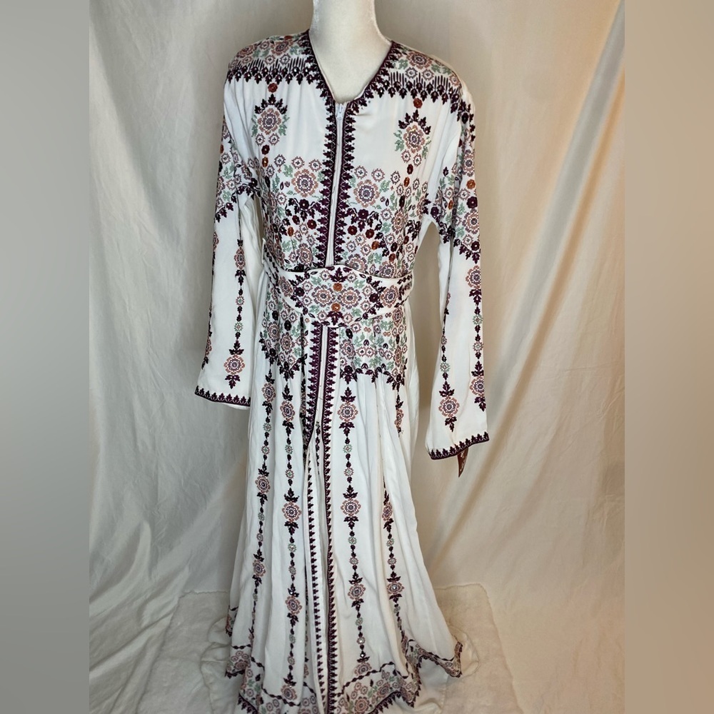 White Embroidered Kaftan Maxi Dress Modest Abaya Long Sleeve Size M/L NWT
